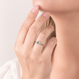 Mirco visconti anello con smeraldo ovale e contorno di brillanti